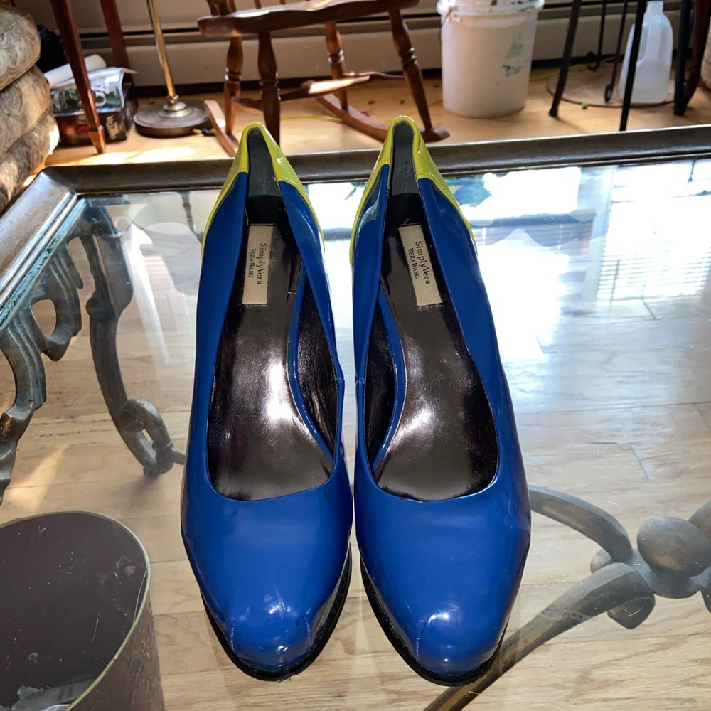 Simply Vera two tone heels